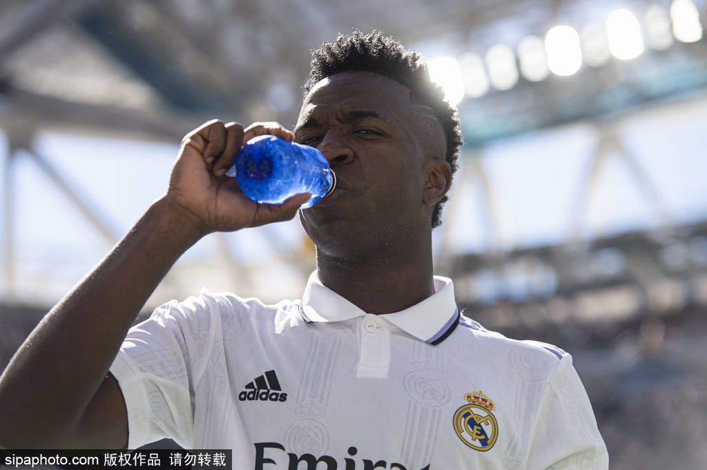 海星赛事-包含赛地聚焦：西甲赛前热度飙升，孟菲斯灰熊官宣签约，管理层满意，身体对抗强度拉满的词条