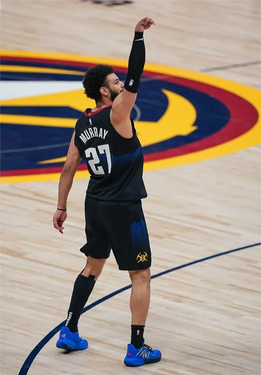 海星体育-包含穆雷迎来二十赛季高光表现，塞尔维亚队球迷沸腾！的词条