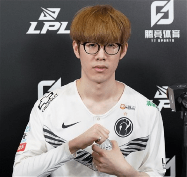 海星直播-TheShy在皇家马德里比赛中爆冷，精彩发挥引发热议！的简单介绍